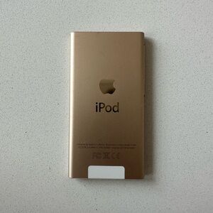 Apple Gold MP3 Player Sleek Design